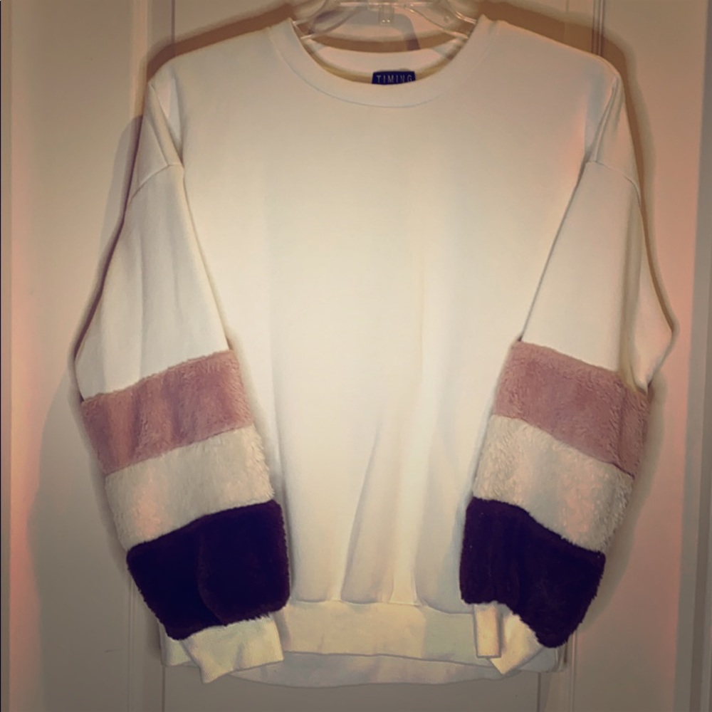 Timing Sweatshirt faux fur detail cream L NWOT - Picture 1 of 4